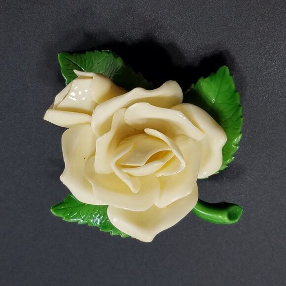 Vintage Cream Flower Lucite Brooch, Gardenia with Green Leaves & Stem, 2 Inches - Picture 2 of 9